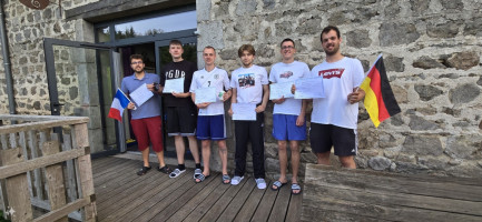 Nach erfolgreichem Abschluss der Praktikas in den Betrieben wurden alle Teilnehmer mit einem Zertifikat ausgezeichnet.eine